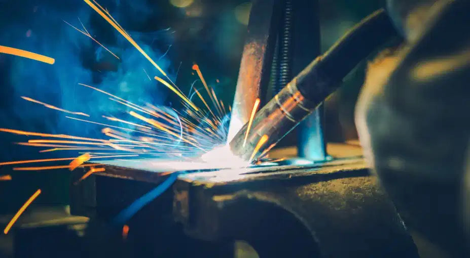 Comment Débuter le Travail du Métal ? Le Guide Complet pour Débutants