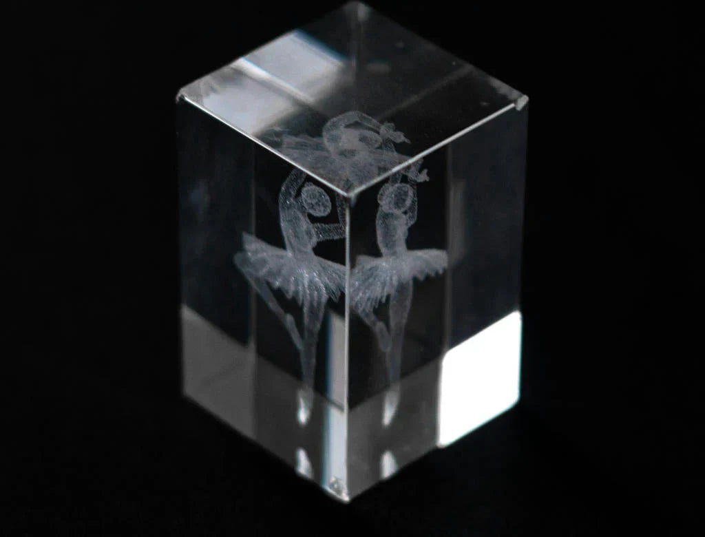 La manière intelligente de graver en 3D des cristaux Bubblegram au laser