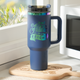 Gobelet en acier inoxydable de bleu marine à irisé avec poignée amovible (1,18 L)