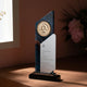 Trophée en verre coloré et alliage d’aluminium avec socle (1 pc)