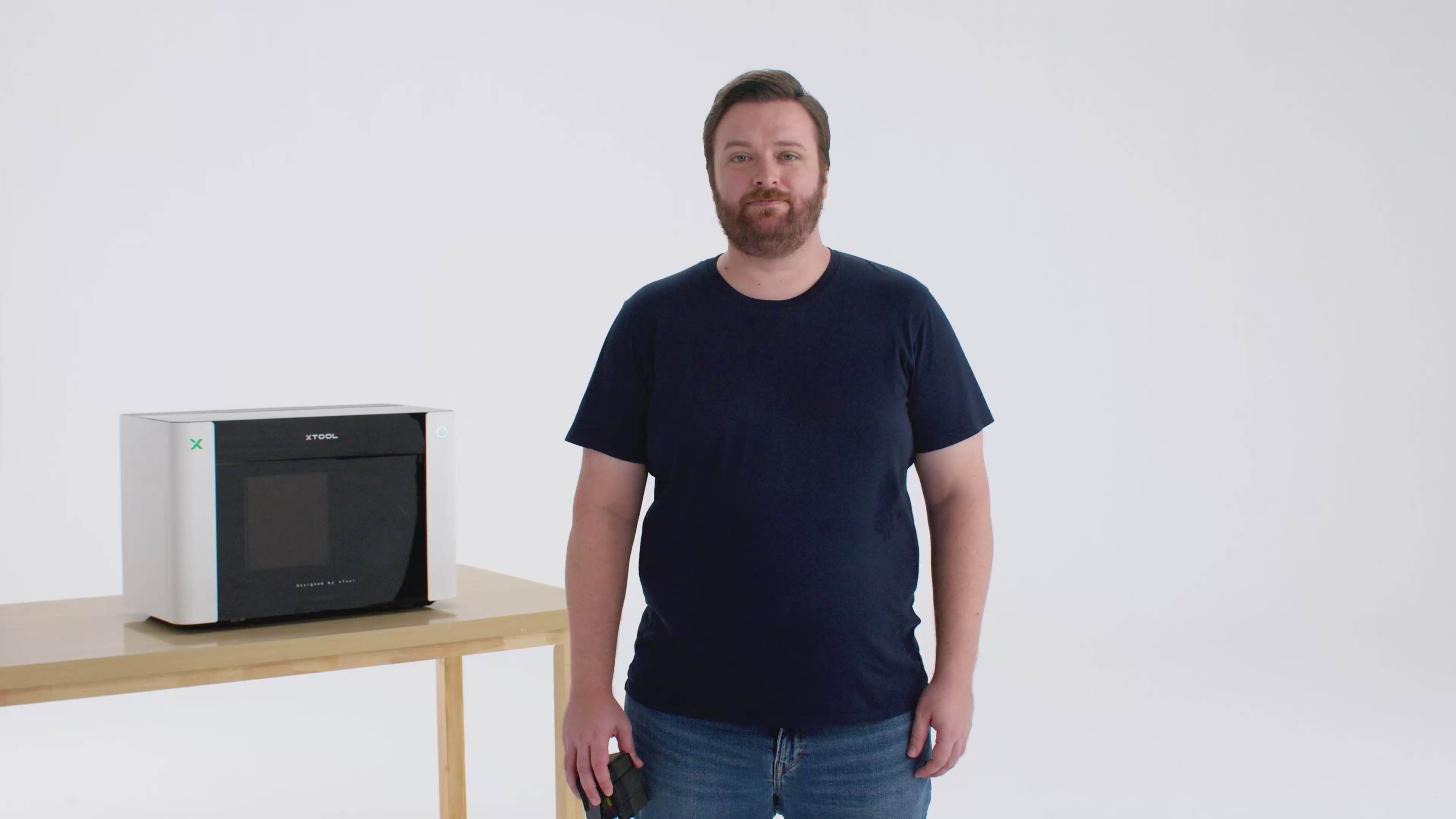 xTool O1 Omni Printer - La première imprimante 4-en-1 au monde